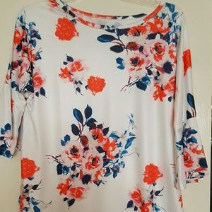Flowery comfortable blouse, never worn
